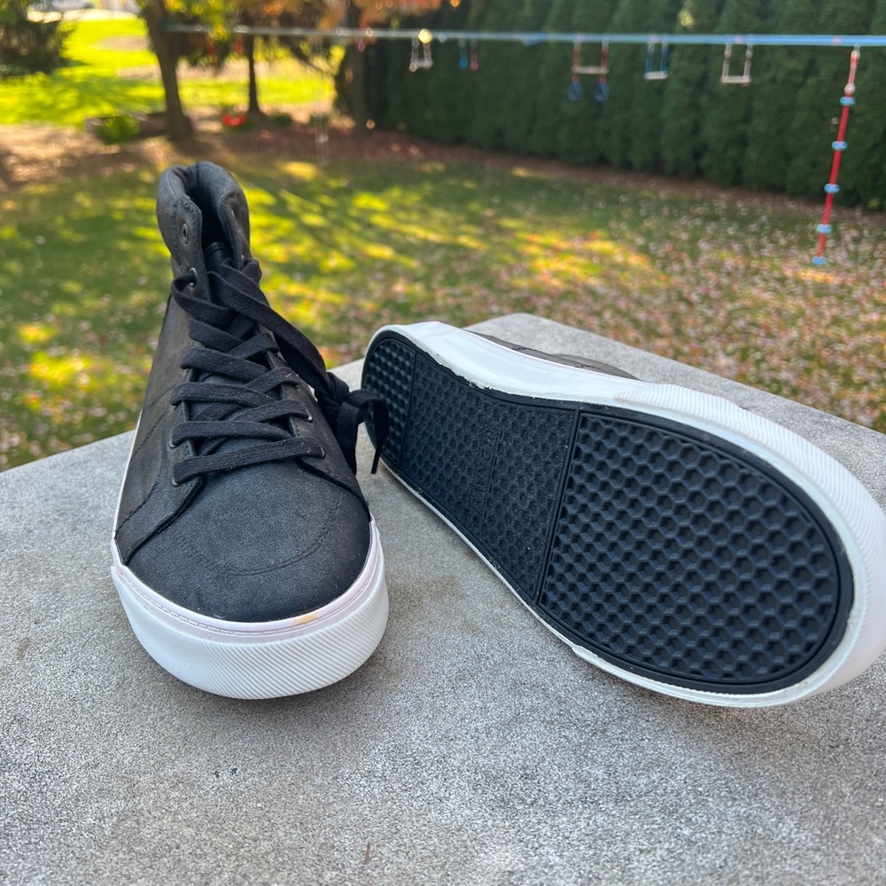 Old navy shoes